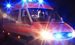 Lancio di bottiglie di vetro in piazza Marconi e lite in via Legnano
