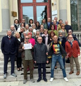Liceali, dopo 50 anni sulla scalinata del Plana