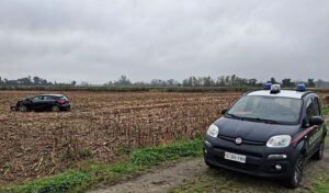 Casale Nord: auto esce di strada in modo autonomo. Un ferito