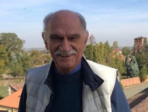 Giordano Bovo torna alla poesia con “Mani in tasca” dopo 40 anni