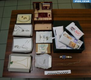 Alessandria, finto furto di gioielli per truffare l’assicurazione