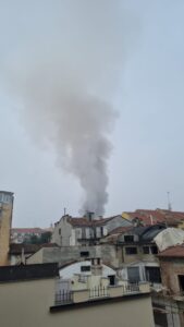 Casale, tetto dell’oratorio in fiamme, in azione i Vigili del Fuoco