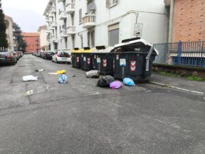 Alessandria e l’immondizia buttata in strada