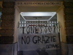 Fc Alessandria, striscione su Tonetto