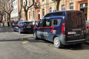 Guidano ubriachi e vanno a sbattere: denunciati due automobilisti