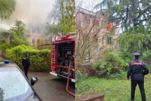 Villa in fiamme a Ottiglio, nessun ferito
