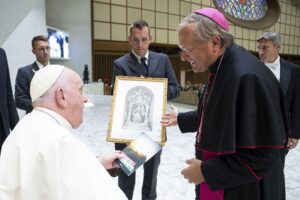 Alessandria, verifica sul vescovo. La Diocesi si difende