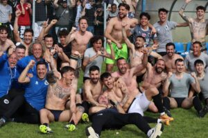 La festa è qui. Dove sono i Grigi