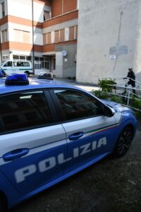 Casale Monferrato, droga e armi a scuola: tre giovani denunciati