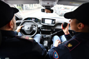 Alessandria, rapina collanina e fugge: arrestato 30enne nordafricano