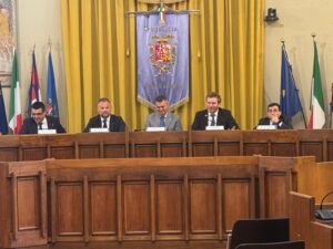 Alessandria, Poste Italiane presenta il piano colonnine elettriche per i piccoli Comuni