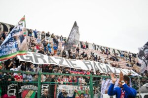 Grigi, stipendi pagati?