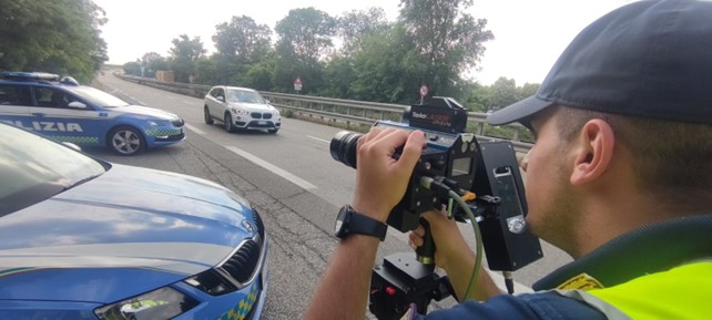 Neopatentata a 145 km/h in tangenziale, patente ritirata: fa ricorso