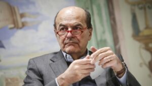 “Chiedimi chi erano i Beatles”: Bersani presenta il suo libro a Cultura e Sviluppo