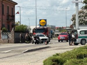 Casale, scontro auto-moto in zona industriale