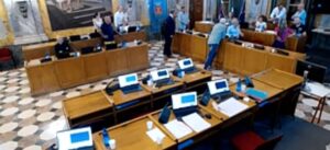 Valenza, Spinelli (Fdi) esce dall’aula. In consiglio manca il numero legale