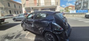 Alessandria, non si ferma all’alt: fuga ad alta velocità e poi l’incidente
