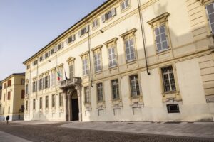 Gianni Oliva presenta ad Alessandria il romanzo “Il pendio dei noci”