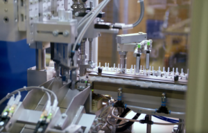 Guala Closures entra nel mercato farmaceutico con l’acquisizione di Kwk