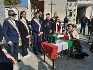 Carpeneto saluta l’alpino Giovanni Paravidino