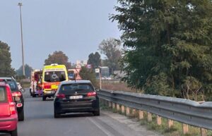 Incidente stradale lungo l’ex statale per Spinetta, seriamente ferito motociclista