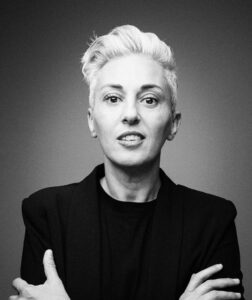 Alessandria: “Tutte le volte che le donne”, l’ingegno femminile raccontato sul palco da Cathy La Torre