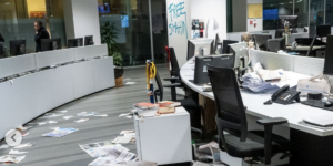 Assalto alla sede de La Stampa, il Pd: “Grave gesto antidemocratico”