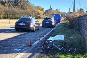 Capriata d’Orba, scontro sulla provinciale: muore un ciclista
