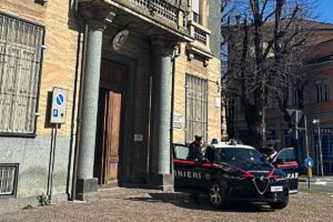 Arrestato due giorni fa, colpisce ancora e viene fermato di nuovo