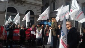 Giornalisti italiani in sciopero per il contratto scaduto da 10 anni