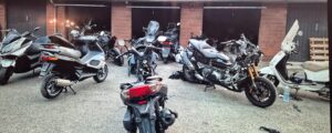 Alessandria, ritrovati 39 motocicli rubati in box occupati abusivamente