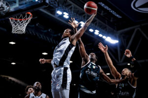 Crollo Bertram, monday night amarissimo a Bologna