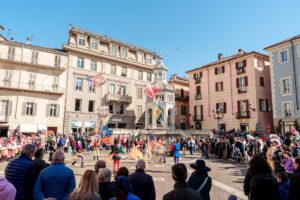Carnevale ad Acqui Terme, tra maschere e sentieri panoramici