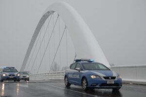 Furti seriali nei negozi del centro di Alessandria: arrestato un uomo dalla Polizia