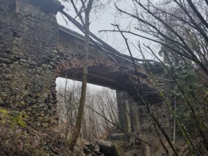 Borghetto: dopo il crollo, l’isolamento. ‘Strette’ chiuse per 15 giorni