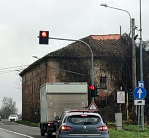 Torre Garofoli: il semaforo torna a funzionare