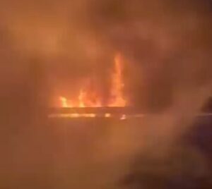 Autostrada A26: camion in fiamme di prima mattina