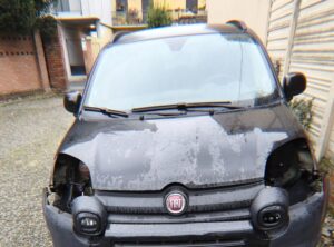 Alessandria, rubati i fari dell’auto di Al Rangone