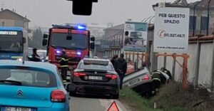 Novi Ligure: auto ribaltata, una donna all’ospedale in codice giallo (condizioni non gravi)