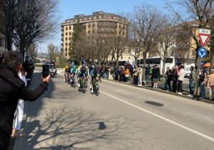 Milan Sanremo:  Tadej Pogacar infiamma anche le strade della Provincia