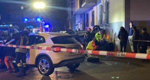 Alessandria: incidente in via Wagner, auto cappottata. Tre feriti.