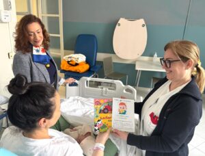 Libri in ospedale: all’Aou Al un dono ai neonati e il bookcrossing in Pronto soccorso