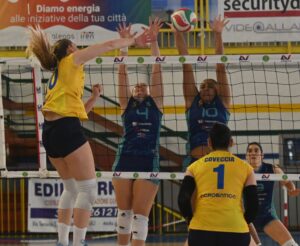 Acrobatica continua a correre: ko anche Cogne