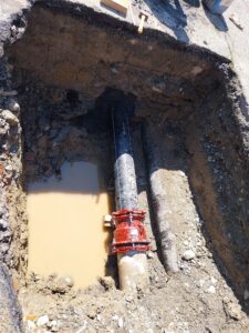 Alessandria, ingente perdita d’acqua in circonvallazione. L’area messa in sicurezza