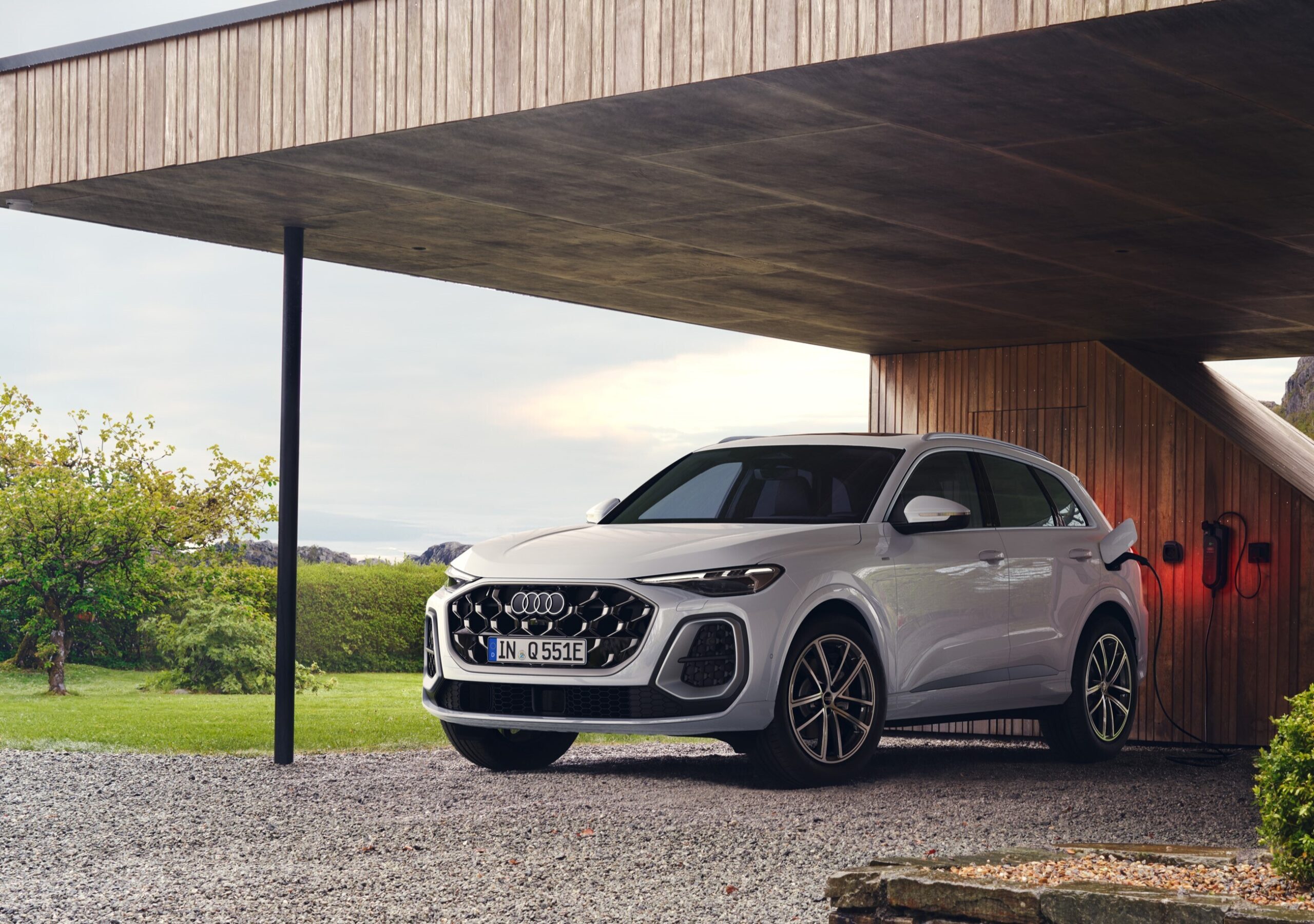 Audi-Q5-SUV-hybrid