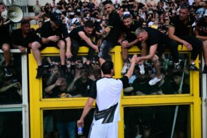 Di Casale il tifoso ferito prima del derby