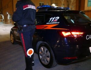 Ovada, via Vela: rissa furibonda tra fratelli, poi spunta il coltello