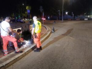 Alessandria: buca sull’asfalto, ragazzino cade dal monopattino
