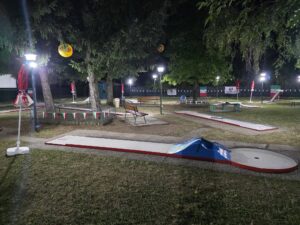 Minigolf, sfida al maltempo: al parco Aurora scattano gli Italiani